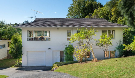 Charming 5BR Family Home in Torbay - Photo 4