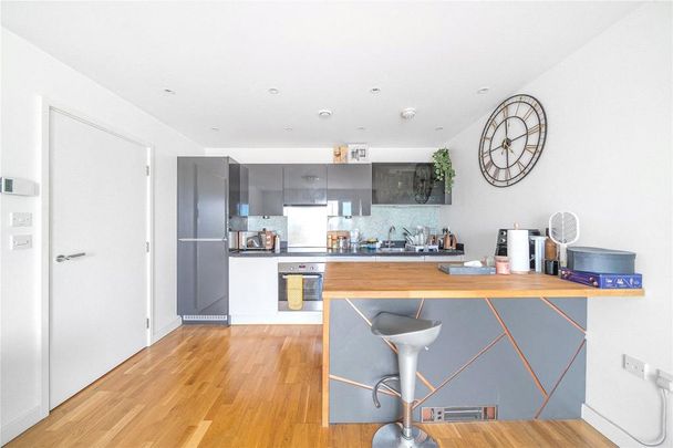 1 bedroom penthouse to rent - Photo 1