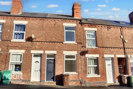 3 bedroom terraced house to rent - Photo 5