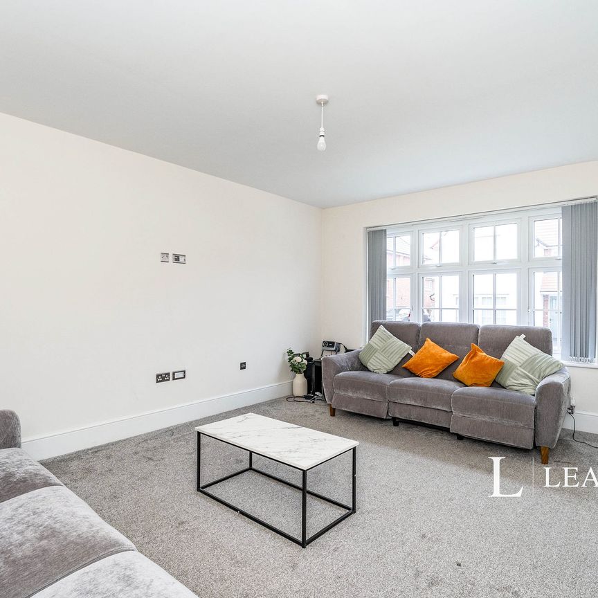 4 bedroom house to rent Rhodfa Gladstone, Penymynydd, CH4 - Photo 1