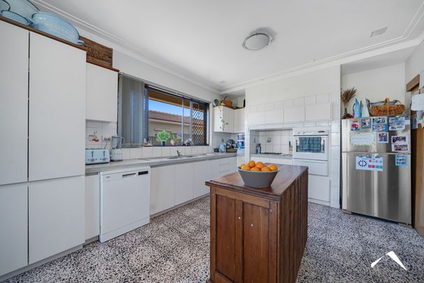 207 Hamilton Road, COOGEE WA 6166 - Photo 1