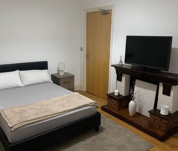 1 bedroom in a house share to rent - Photo 3