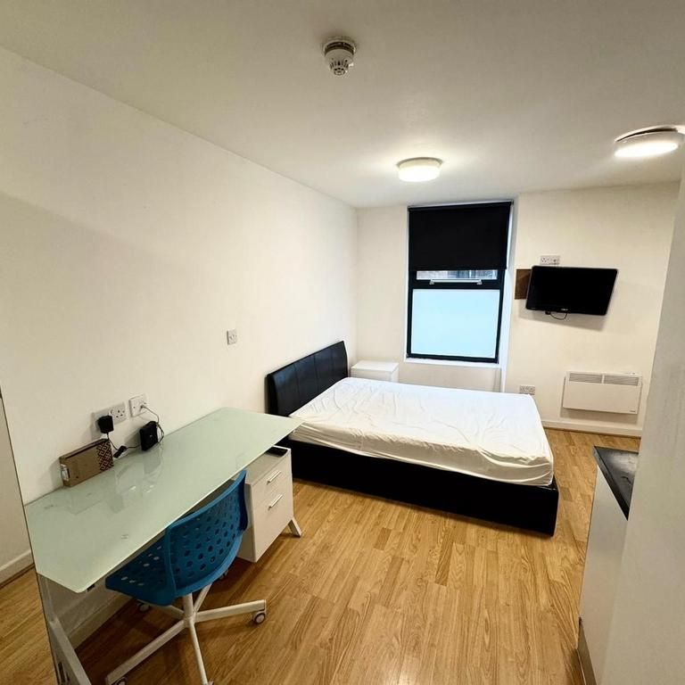 Studio to rent - Photo 1