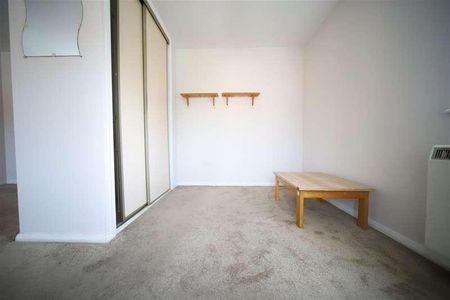 Streamside Close, London, N9 - Photo 4