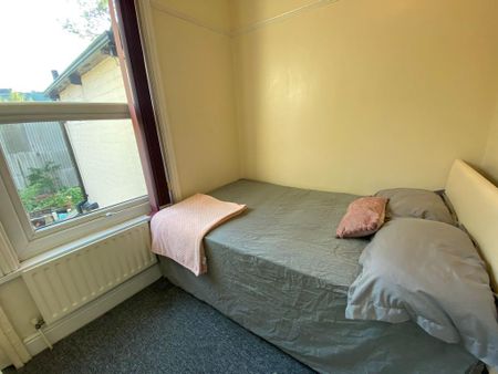 3 bedroom house share to rent - Photo 3