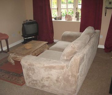 2 bedroom terraced house to rent - Photo 3