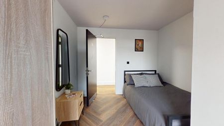 6 bedroom flat to rent - Photo 5