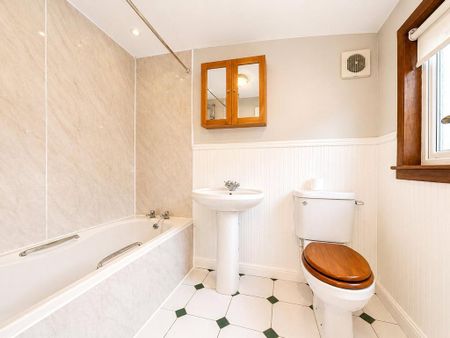 2 bedroom end of terrace house to rent - Photo 5
