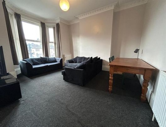 9 Bedroom Semi Detached To Let - Photo 1