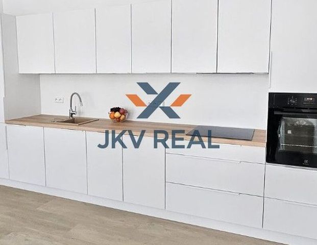 Prenájom 2-izb. bytu v novostavbe s garážovým státím - Photo 1