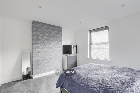 3 bedroom terraced house to rent - Photo 5