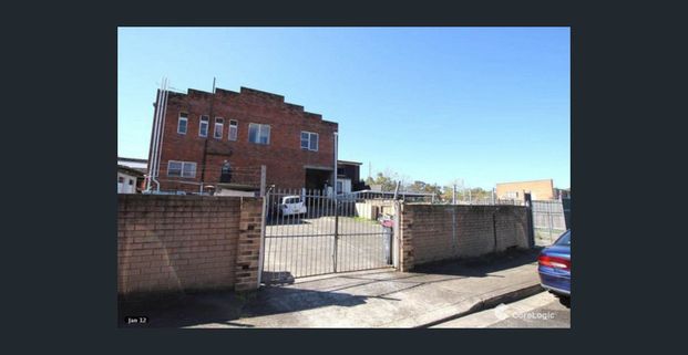 PERFECTLY LOCATED 2 BEDROOM UNIT - Photo 1