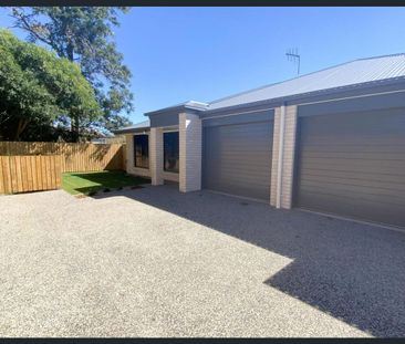 Modern Unit - Photo 3