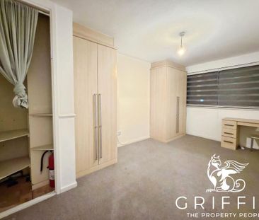 Bryon Gardens, Tilbury, rm18 - Photo 3