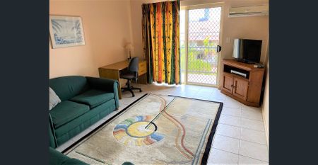 QUALITY FURNISHED APARTMENT IN A WONDERFUL LOCATION! - Photo 2