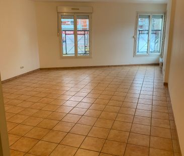 Location Appartement 1 pièce 43m² - Photo 2