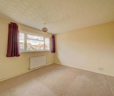 3 bedroom semi-detached bungalow to rent - Photo 1
