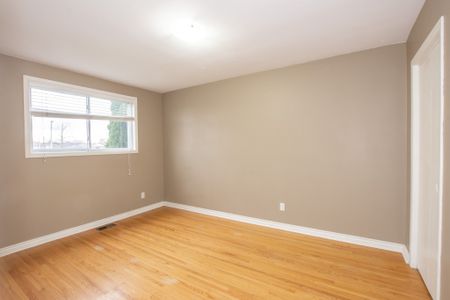54 Trelawn Parkway, Welland - 3 Bedroom Main Unit - Photo 3