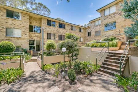 Quiet and Convenient Two-Bedroom Apartment in the Heart of Artarmon - Photo 4