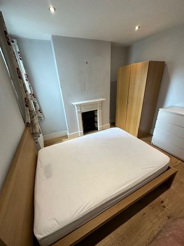 Room in a Shared House, Courtney Road, SW19 - Photo 4
