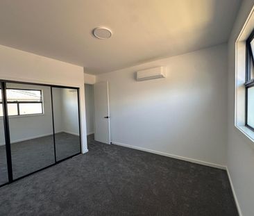 Modern 4 Bedroom Family Home in Quiet Location - Photo 5