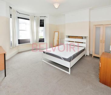 5 bedroom detached house to rent - Photo 3