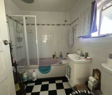 Spacious 2-Bedroom Upper-Level Unit in Prime Ballina Location - Photo 6