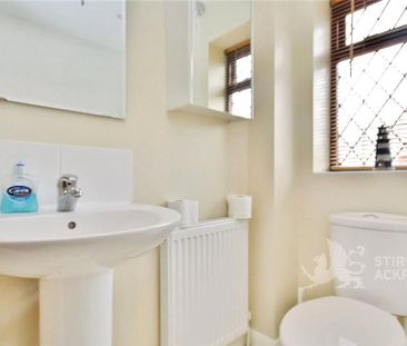 3 bedroom detached house to rent - Photo 5
