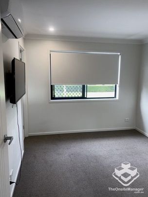 3 BEDROOM TOWNHOUSE - Double Garage, Air Cons, Pets Welcome - Photo 1