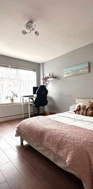 Room in a Shared House, Salford, M5 - Photo 1