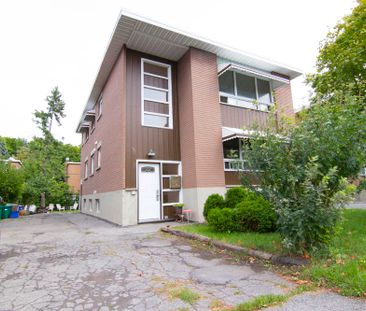 12 York Street, Toronto, - Photo 1