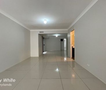 Spacious Family Duplex - Photo 5