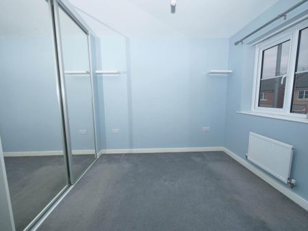 2 bedroom end of terrace house to rent - Photo 2