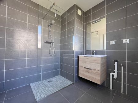 Location Appartement SAINT-LOUIS-LA-CHAUSSEE 706 € CC - Photo 4