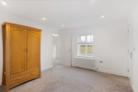 4 bedroom semi-detached house to rent - Photo 4