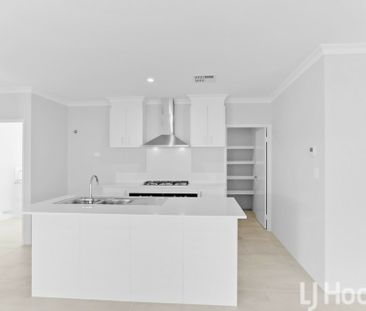 Stunning Beachside Home in Seaside Estate, Madora Bay - Photo 6