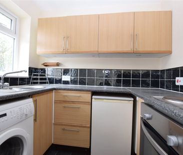 18, Abbeydale Grove, Kirkstall, Leeds, LS5 3RE - Photo 3