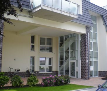 Moderne, seniorengerechte 2-Zimmer-Penthouse-Wohnung in Neukirchen-... - Photo 1