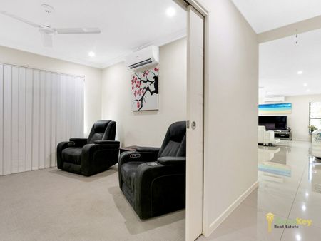 Perfect Location & 5KW SOLAR!!! - Photo 4