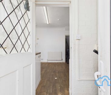 RM3 Regal Court | Enfield | London | N18 2XU - Photo 4