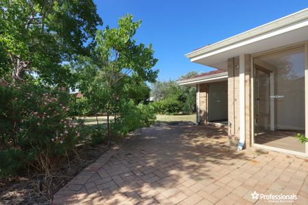 33 The Vale, Willetton WA 6155 - Photo 4