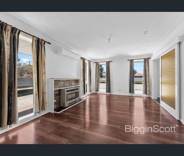 Comfortable Family Home in Prime Springvale Location - Photo 1