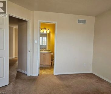 74 FOXBOROUGH Drive - Photo 2