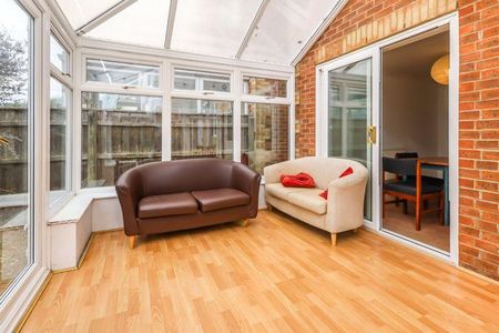 5 bedroom detached house to rent - Photo 4