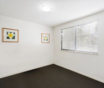 Very Large Apartment in the Heart of the Action - Photo 4