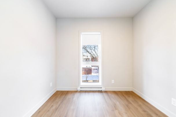 2042 Rue Dufresne, Montréal - Photo 1