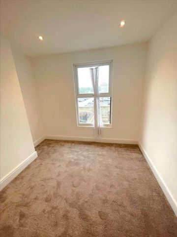 Wellington Street, Gravesend, DA12 - Photo 2