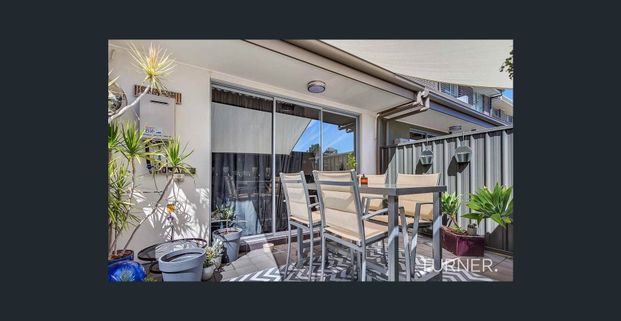 Modern Homette, Great Location - Photo 1