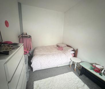 Caburn Road, Hove - Photo 5
