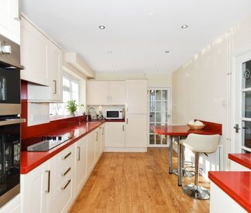 3 bedroom semi-detached house to rent - Photo 1